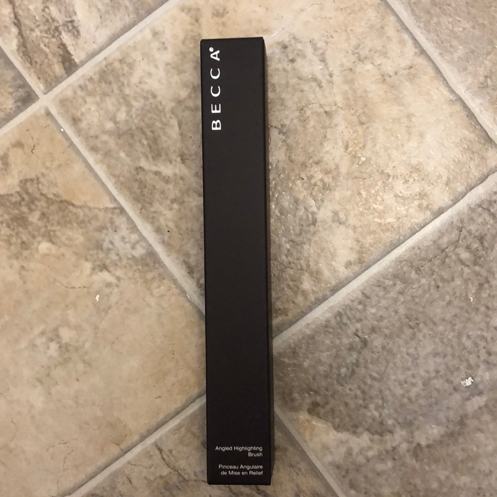 Becca highlighting brush